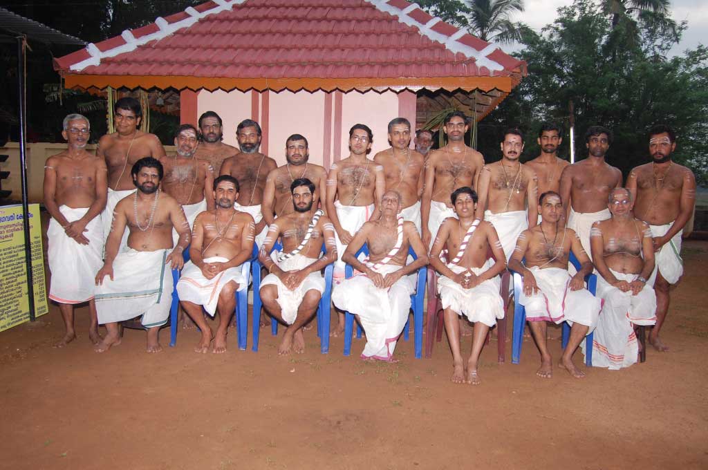 Naveekarana-Kalasam-Thandhrimar-23-05-2010-1024×680-1.jpg